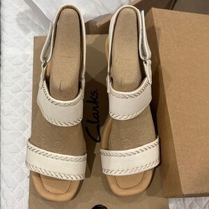 Clarks Cream Leather Open-Toe Wedges 9.5 W